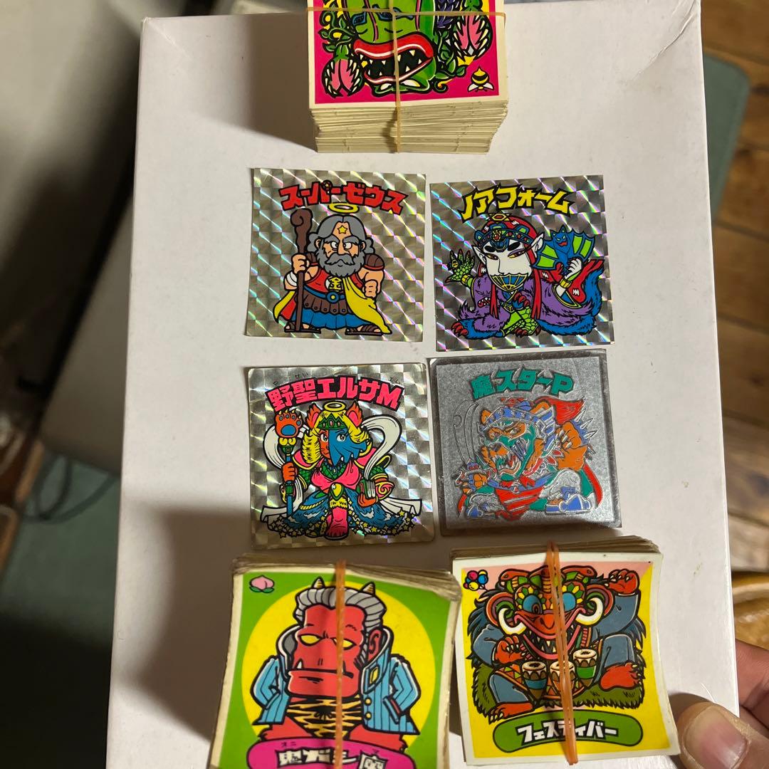 ビックリマンシール。お好みのシールがあればラッキー