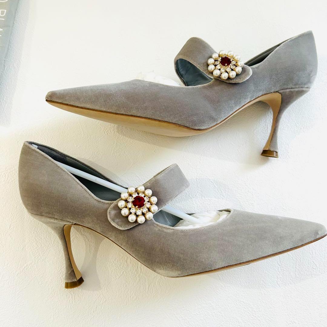 ゆ*ん様 定価15万円【未使用】マノロブラニク　25.5cm ビジュー　ストラッ