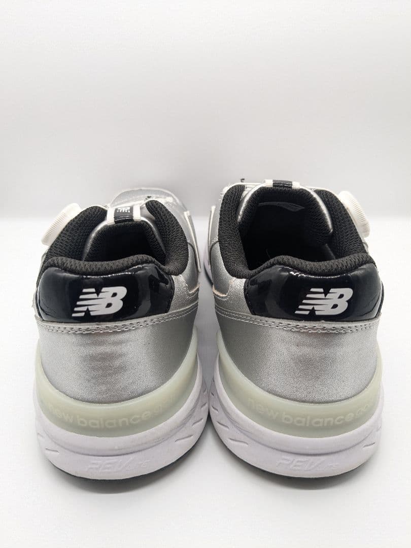 極美品 New Balance シルバー ゴルフシューズ　23.5cm