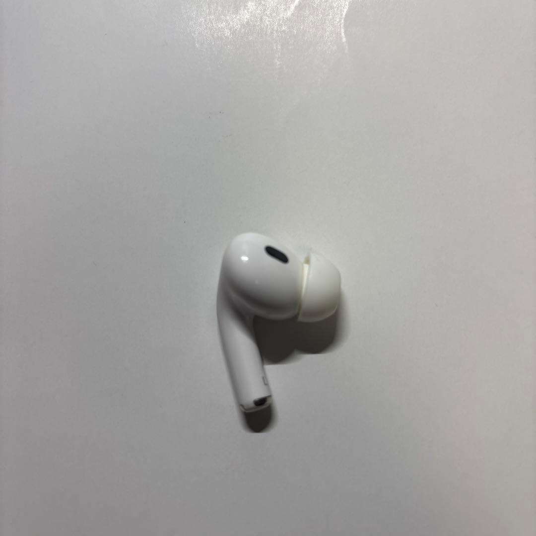 AirPods Pro2 ワイヤレスイヤホン ホワイト 左耳のみです。 Apple Apple AirPods Pro 2 左イヤホンのみ USED美品 エアーポッズ