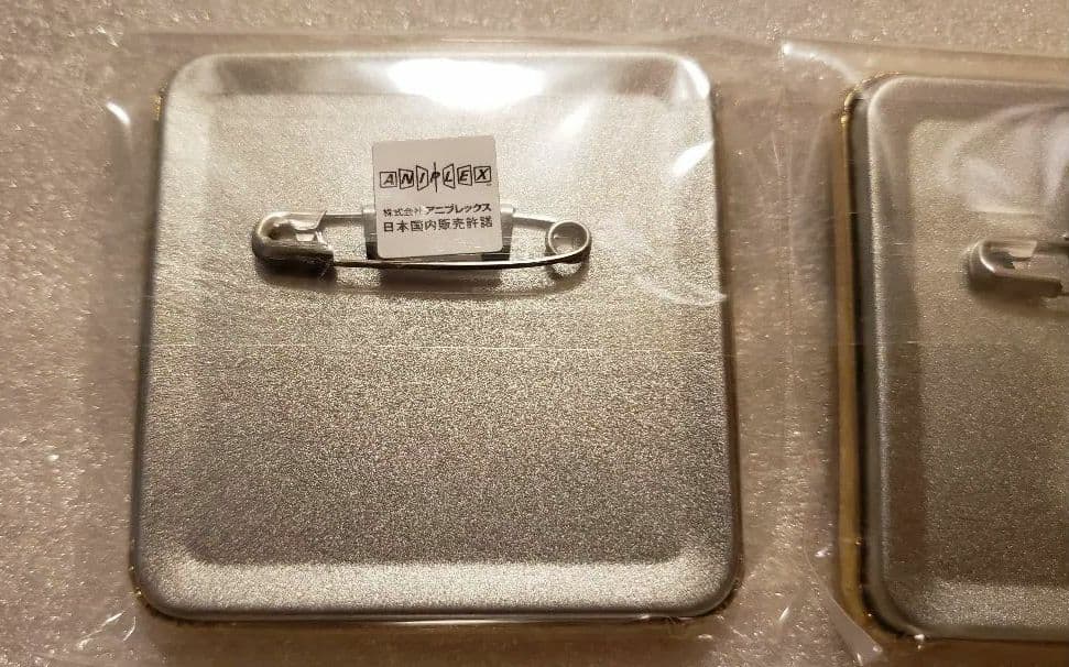 鬼滅の刃　ダイニング　缶バッジ　義勇　しのぶ　実弥