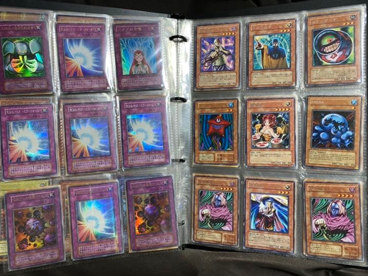 遊戯王カード　ファイル　まとめ売り　約200枚　初期　青眼の白龍など