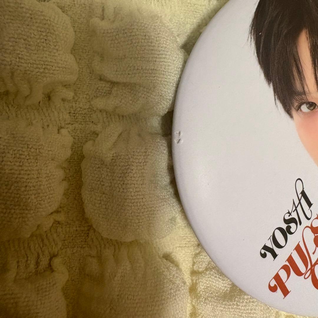 treasure ヨシ 缶バッジ - メルカリ