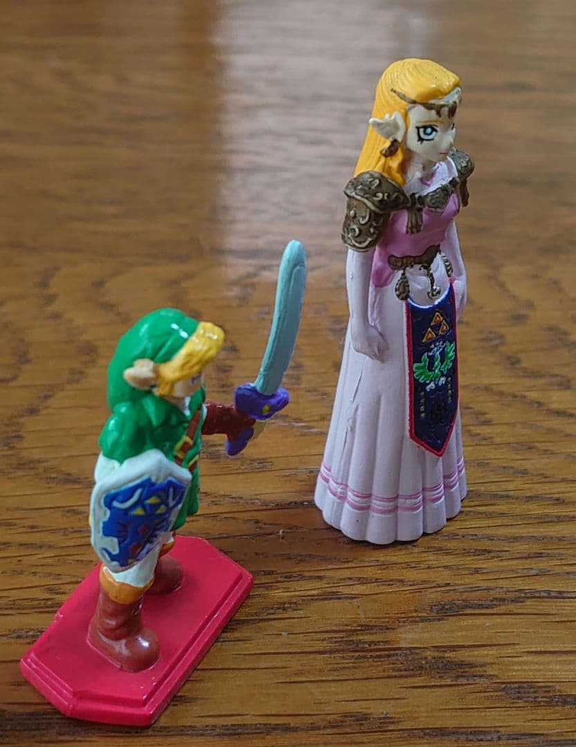 ゼルダの伝説 時のオカリナ ミニリアルフィギュア リンク ✩ ゼルダ姫