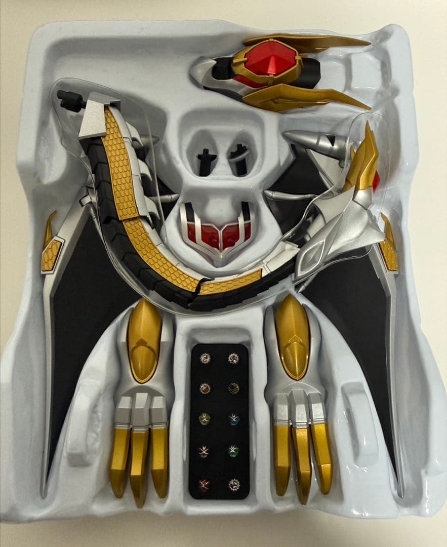 S.H.Figuarts 真骨彫製法 仮面ライダーウィザード フレイムドラゴン