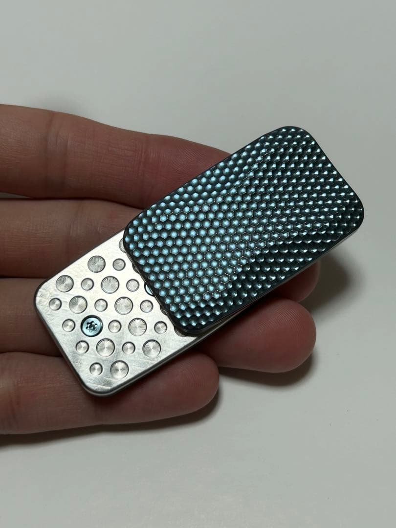 MAGNUS Golf Ball ライトブルー　フィジェットトイ