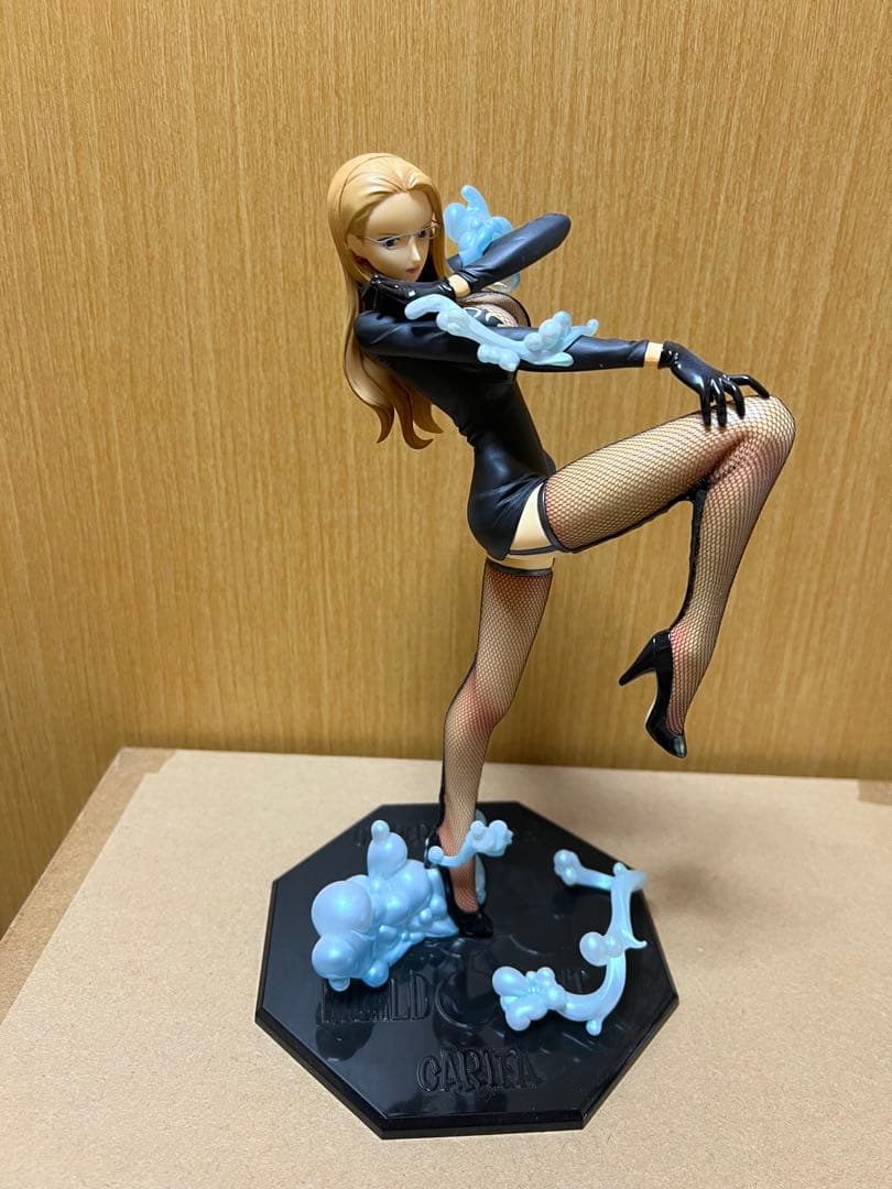 ワンピース“LIMITED EDITION” カリファ POP