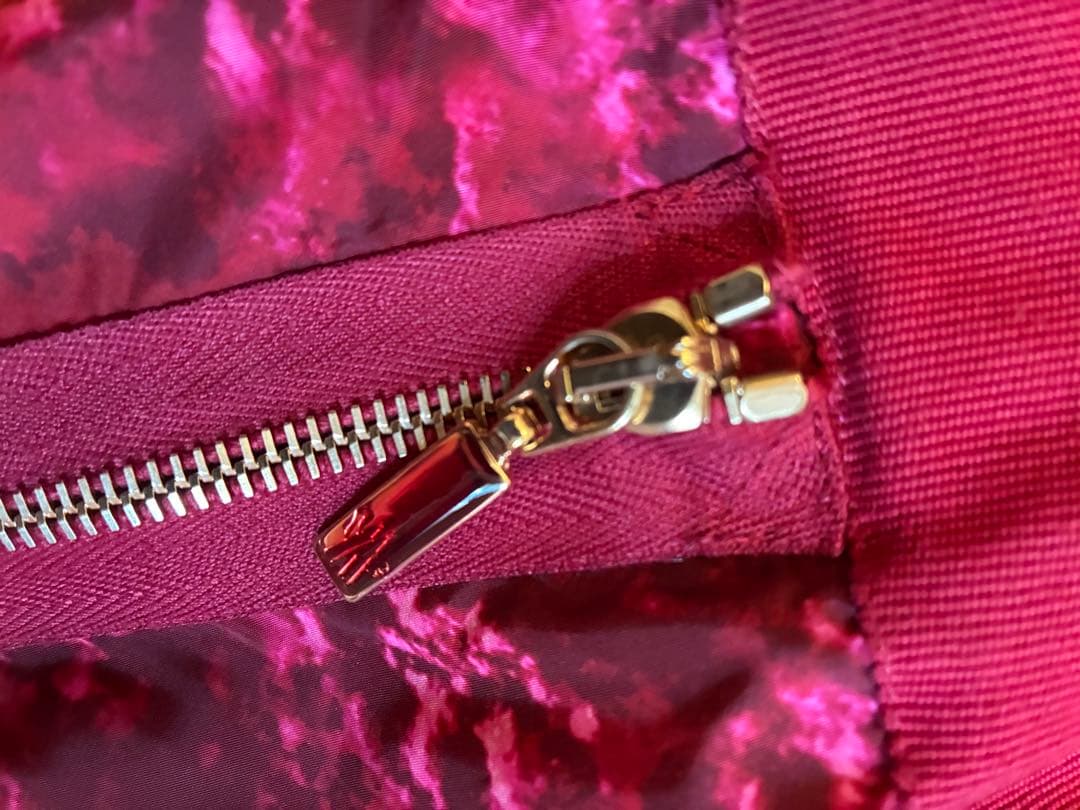 モンクレールガムルージュ フード付きナイロンコート