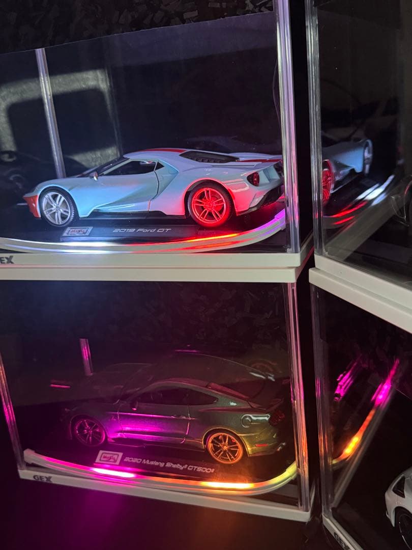【世界に一つ‼️】大人気 1/18 ジオラマ LED 展示 鑑賞用 模型 ミニカー