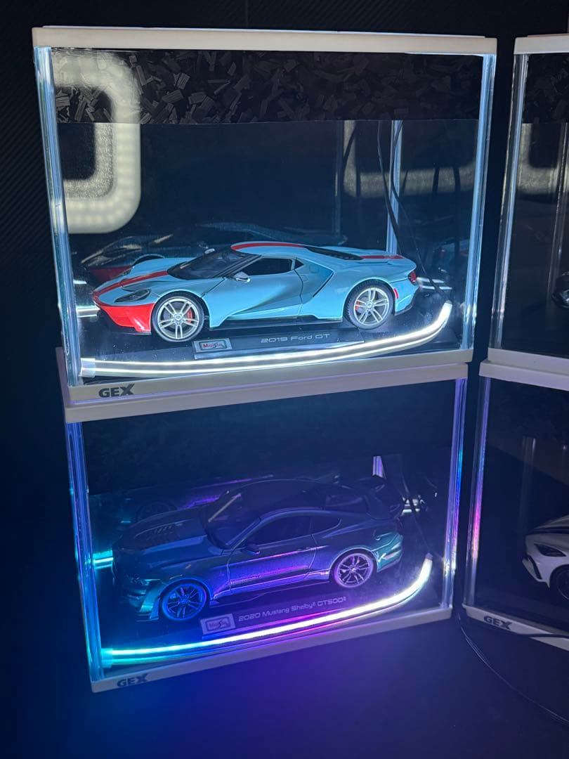 【世界に一つ‼️】大人気 1/18 ジオラマ LED 展示 鑑賞用 模型 ミニカー