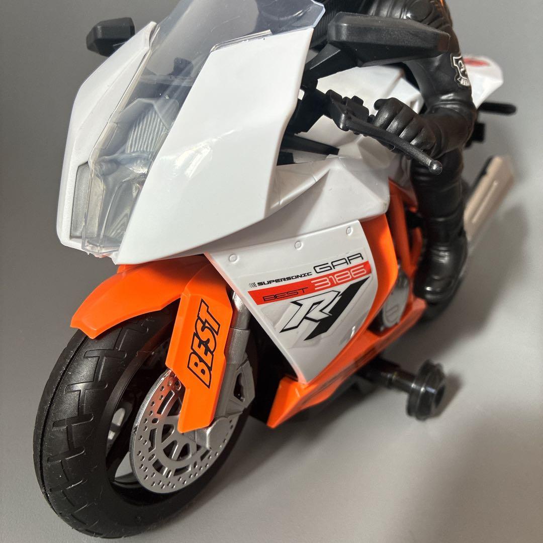 R1 1/6スケール リモコン　オートバイ スタントカー　ワイヤレス　ラジコン