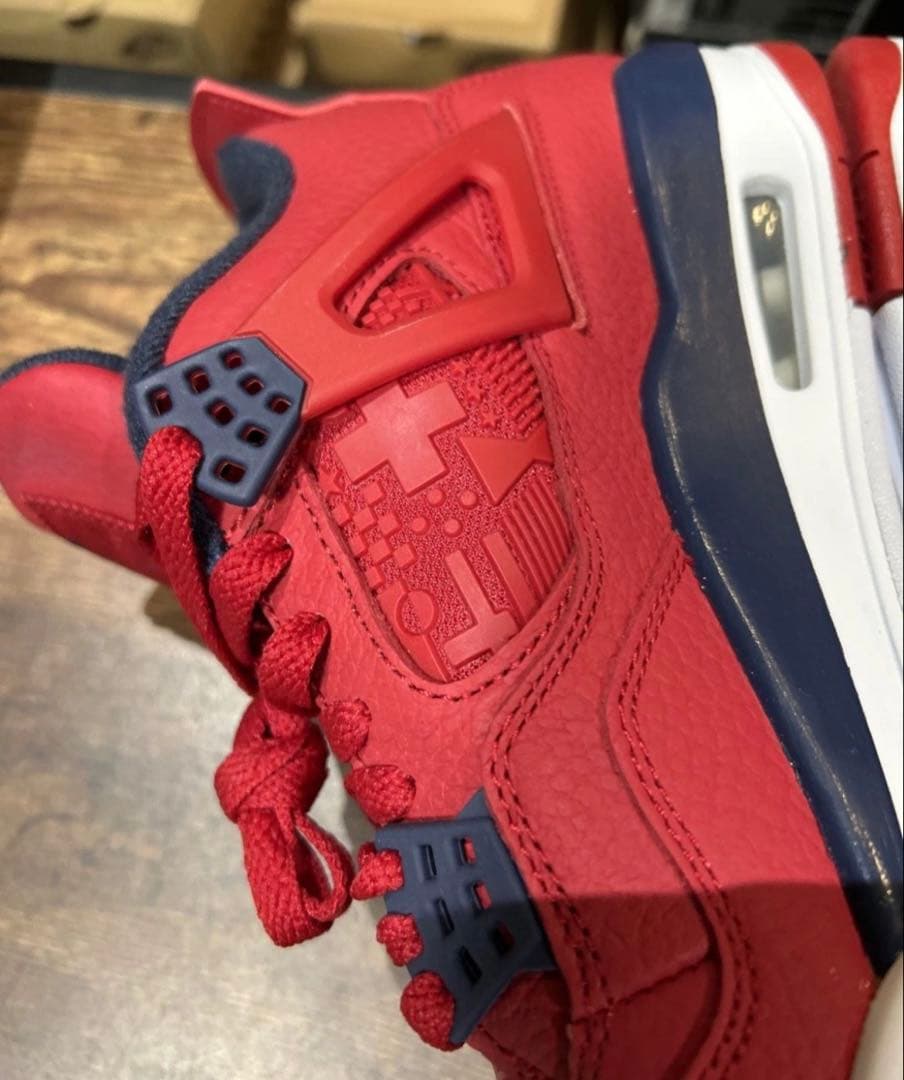 新品 最安値 Air Jordan 4 FIBA 25.5cm