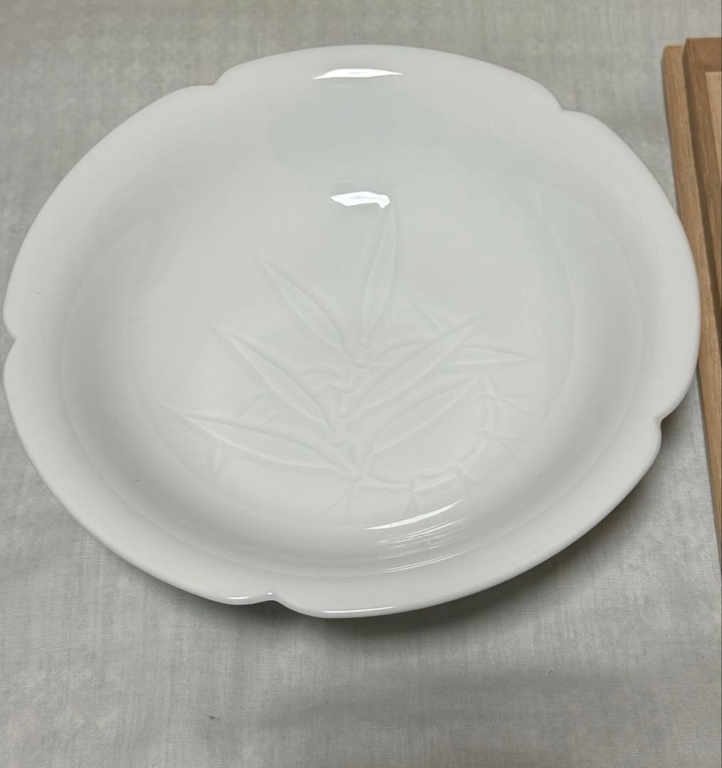 人間国宝 井上萬二氏「白磁笹彫文 菓子鉢」 窯作（井上萬二窯） ☆箱