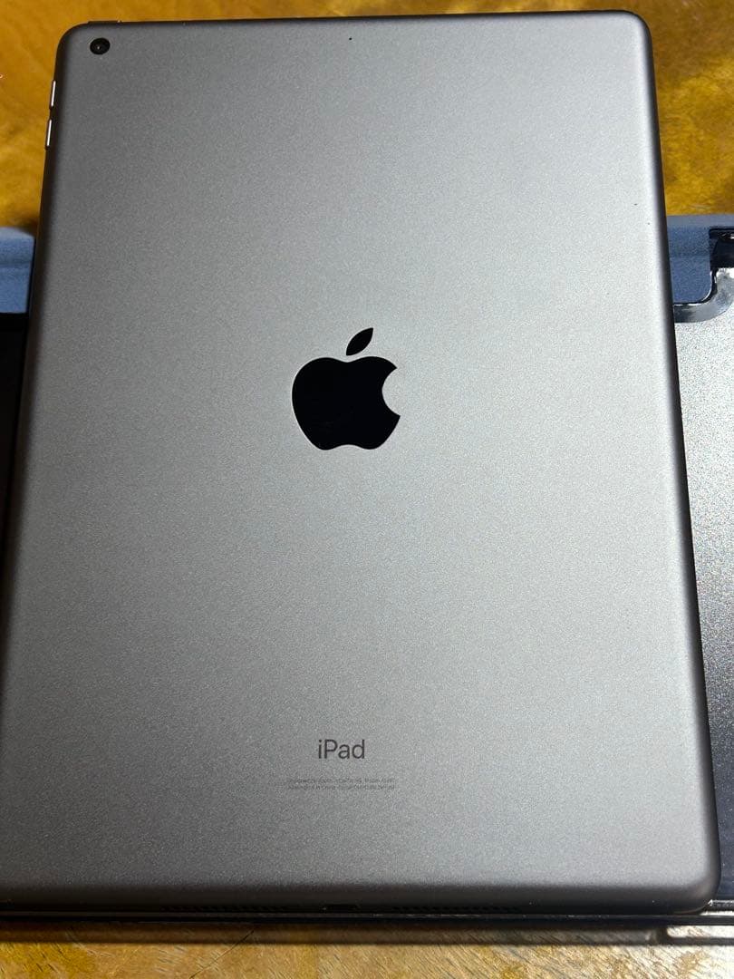 美品 iPad 第7世代 32GB Wi-Fi モデル Apple iPad 10.2インチ 第7世代 Wi-Fi 32GB 2019年秋モデル 価格比較