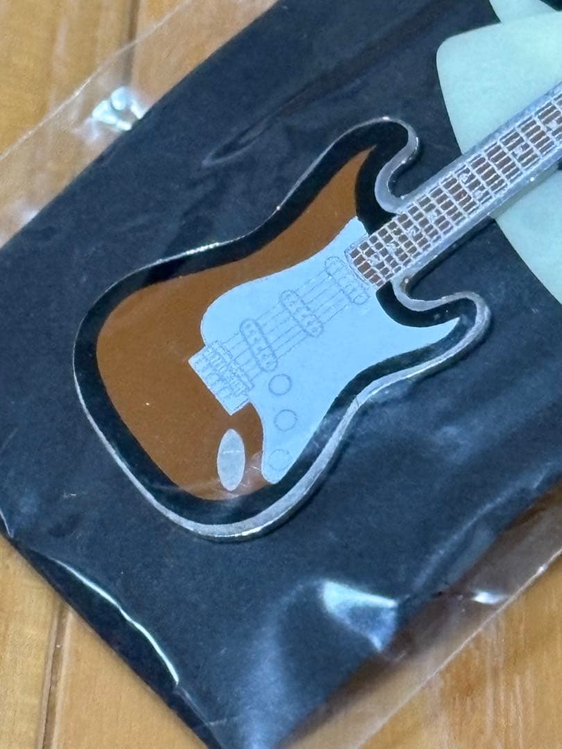 B’z Live-Gym Pleasures’92 TIME ピック　ピンバッジ