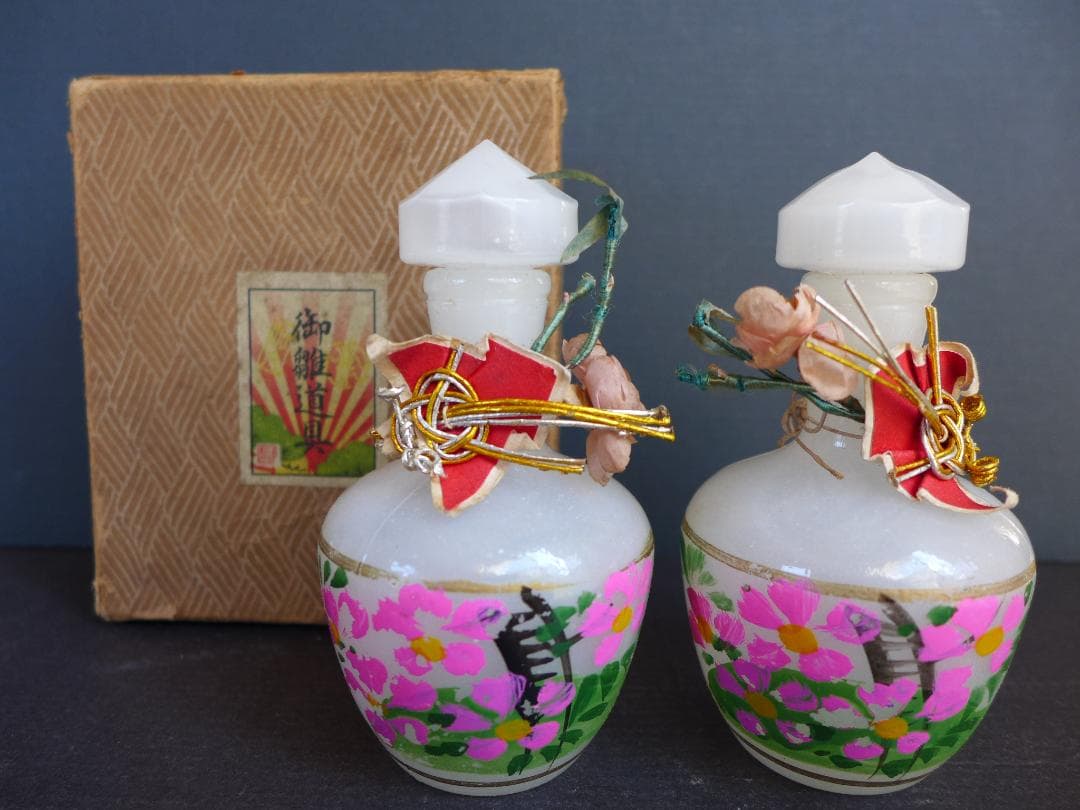 珍品　時代物　戦前　御雛様道具　白酒入れ徳利　乳白ガラス　2点一対　箱付　レトロ 公式】アンティーク家具ラフジュ工房商品詳細ページ昭和初期 乳白