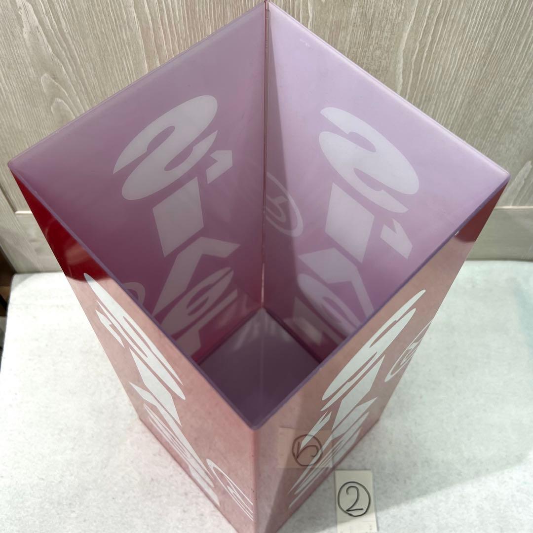 Levi's ロゴ入り赤いディスプレイスタンド 2 看板 サイン レア 非売品