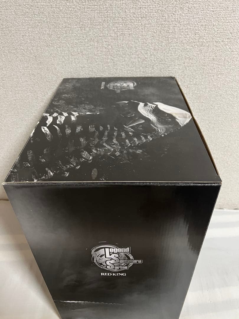 円谷プロ LSSレッドキング 1,500個数量限定 巨大ソフビ人形 - メルカリ