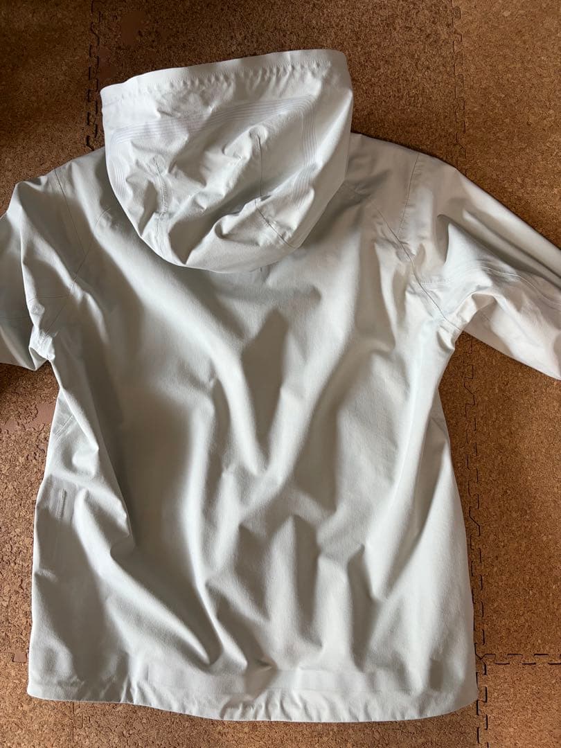 も*ち様 デサントオルテラインDESCENTEストリームハードシェル