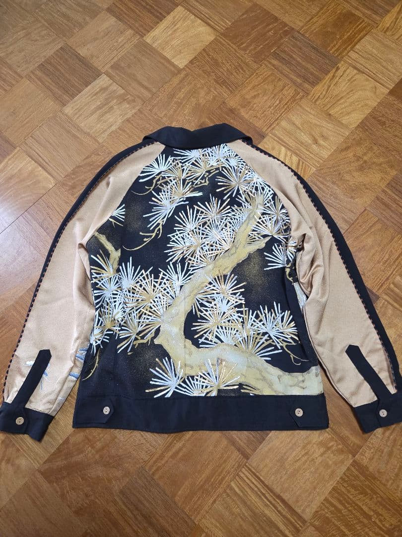 め0236着物リメイク正絹古布黒留袖江戸褄スカジャンjacketハンドメイド