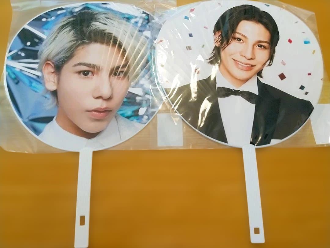 うちわ 2点セット【ラウール】 - メルカリ