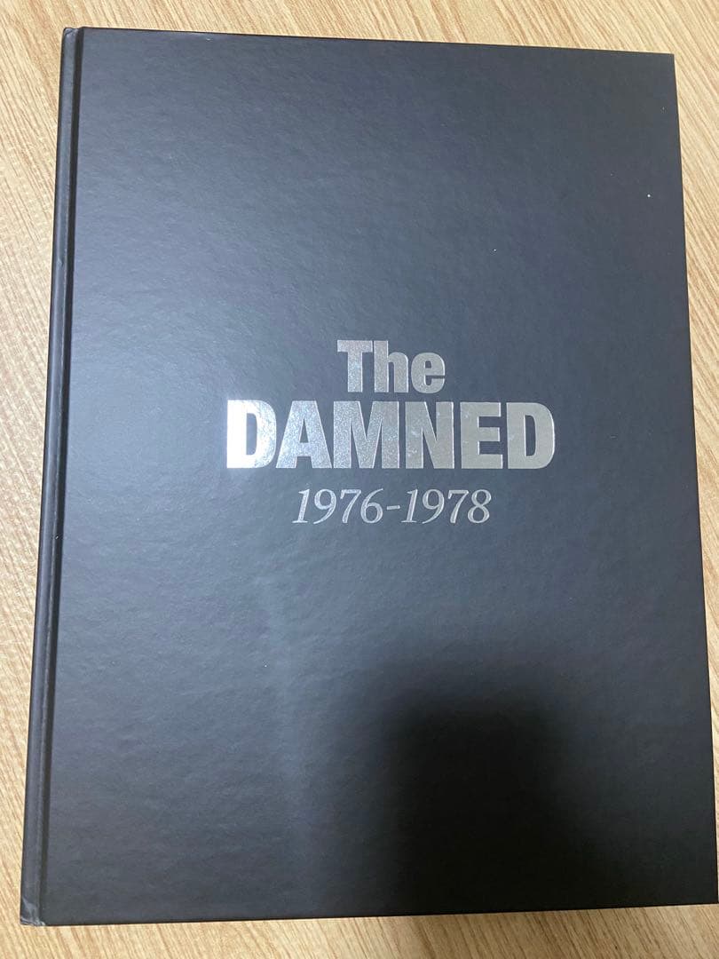 オリジナルメンバー直筆サイン！The Damned 1976-1978 写真集