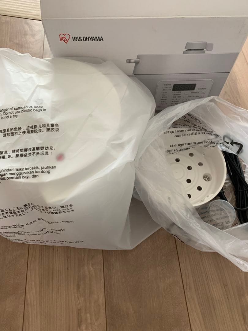 週末セール！アイリスオーヤマ 4.0L 電気圧力鍋 FC-MA4-W