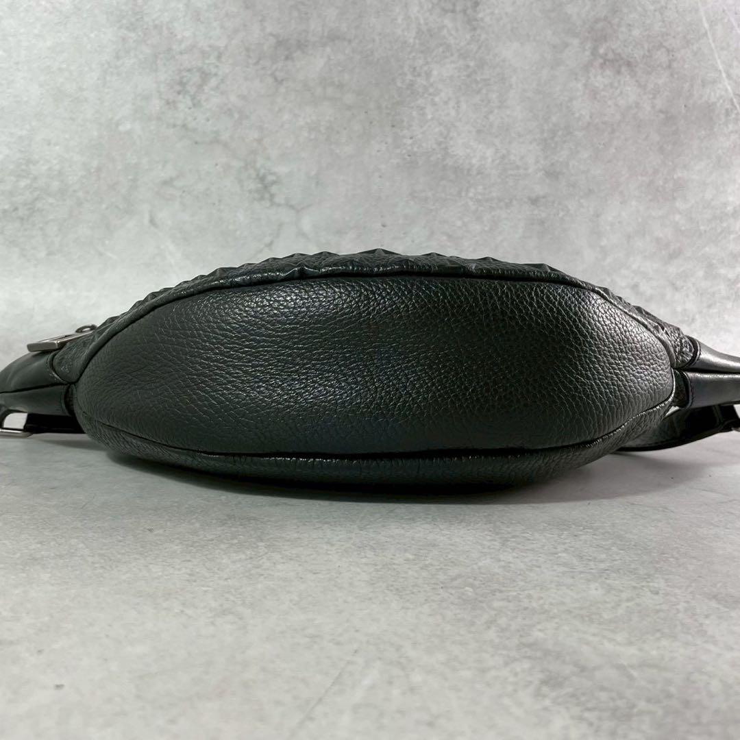 極美品】ジミーチュウ ボディバッグ ウエスト エンボス 総柄 黒 スター