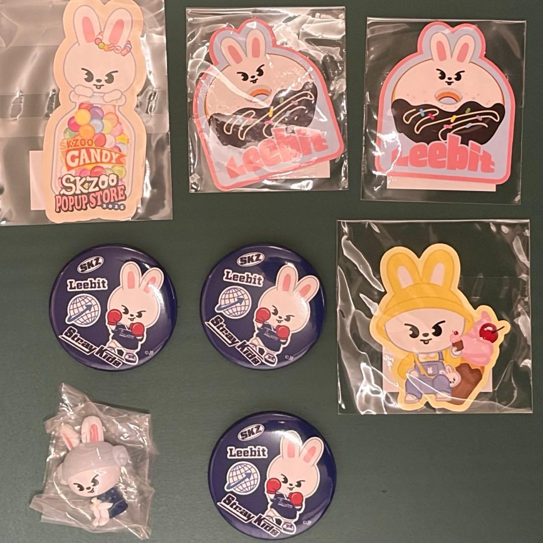 stray kids リビット 缶バッチ サウナガチャ ステッカー - メルカリ