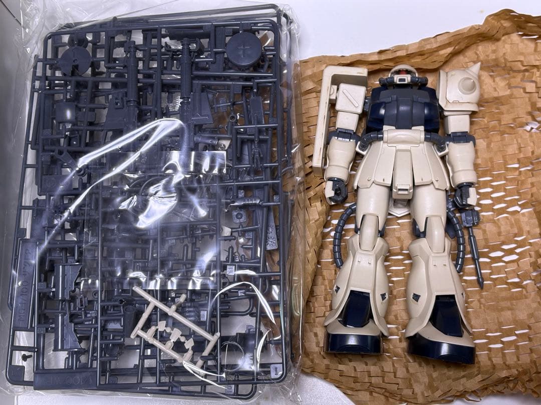 MG 1/100 MS-06F-2 ザクII F2型 (連邦軍仕様) ジャンク Amazon | MG 1/100 MS-06F-2 ザクII F2型 (地球連邦軍仕様) (機動戦士