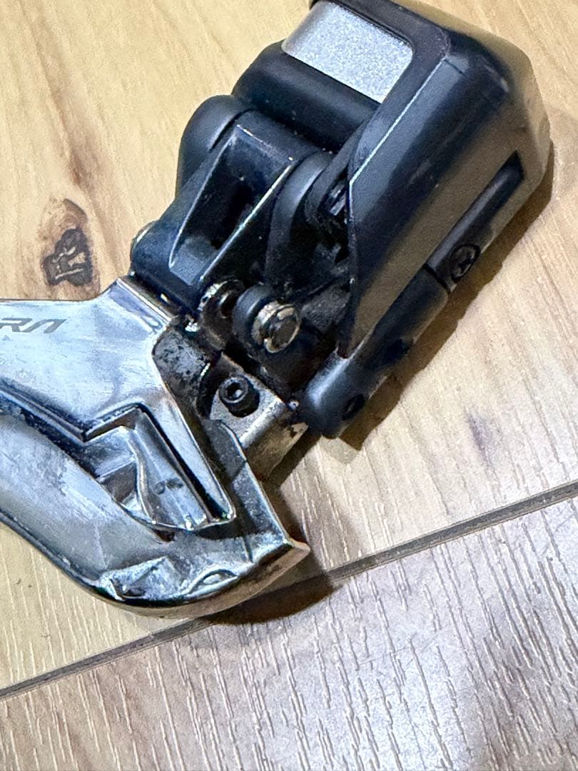 Shimano Ultegra FD-R8050 Di2 フロントディレイラー - メルカリ