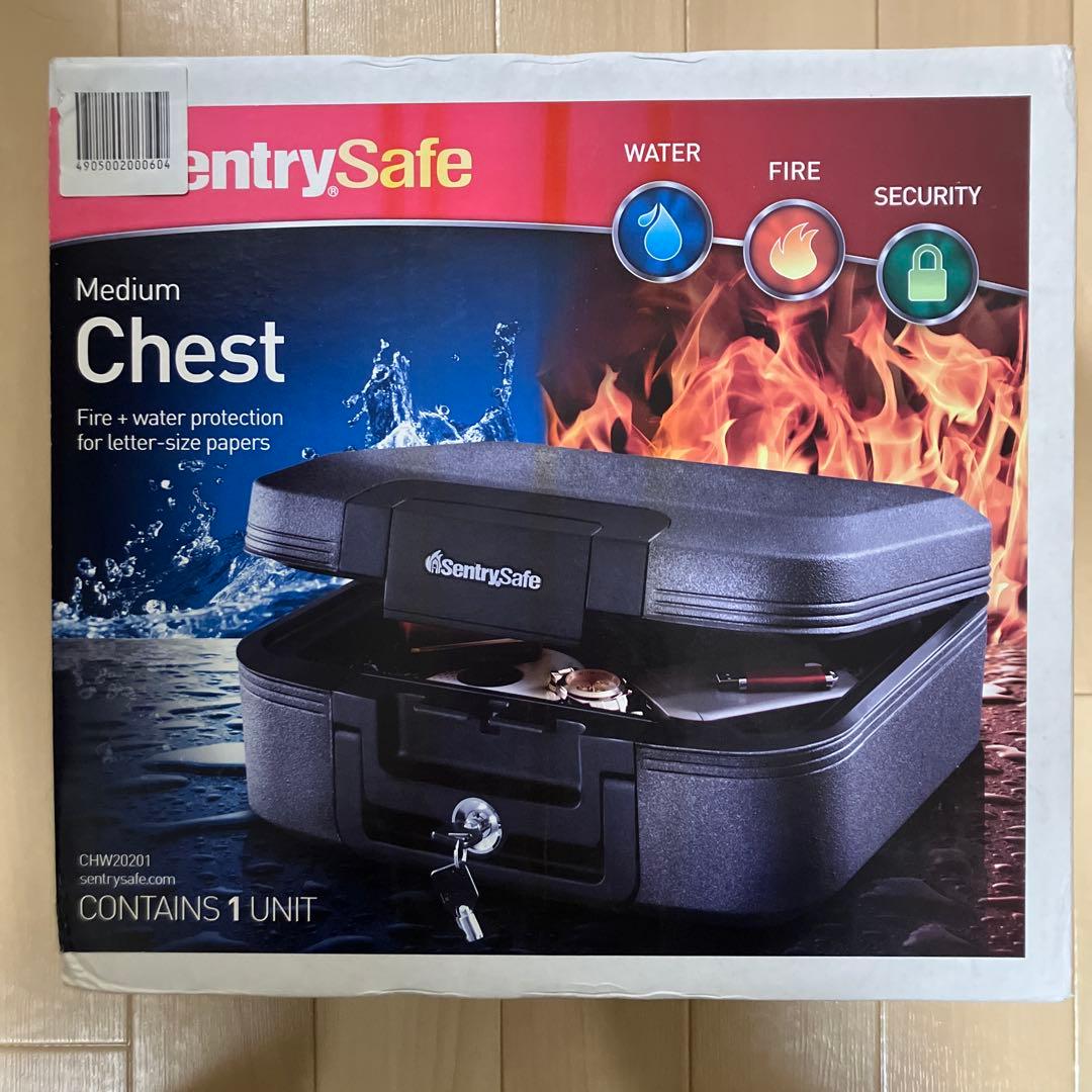【新品保証付】セントリー日本 CHW20201 ポータブル金庫 耐火 耐水 鍵式 CHW30100-1000x1000.png