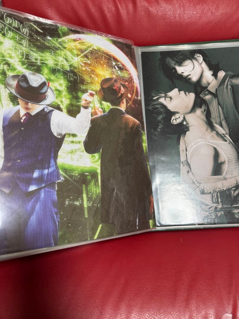 王一博ポスターカード　50枚　レア収納冊付き