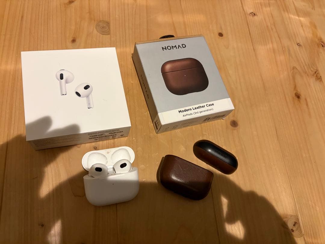 Apple AirPods3＋MOMADレザーケース付き pp7.jpg