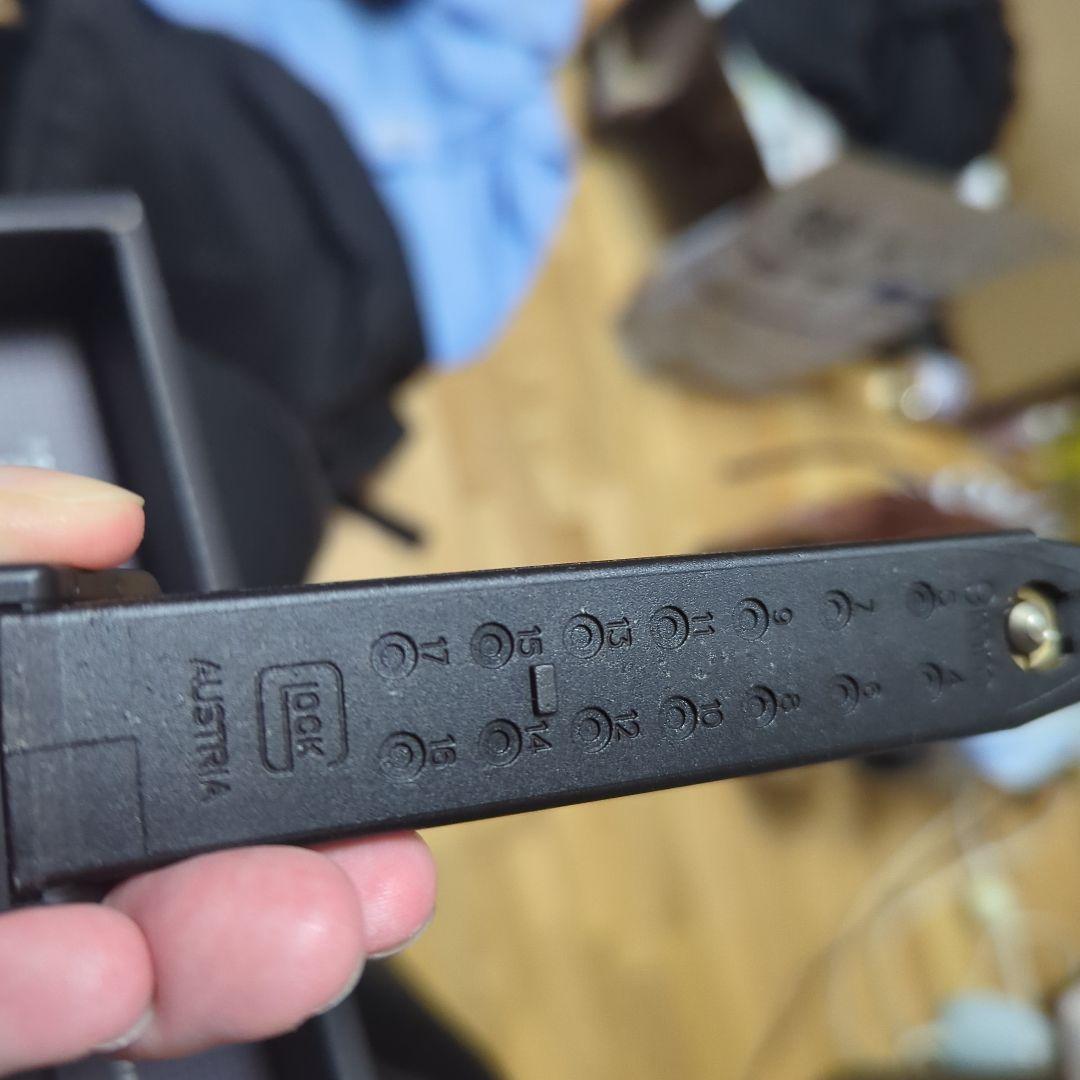 東京マルイ グロック17 Gen.4 ガスガン 箱あり 美品