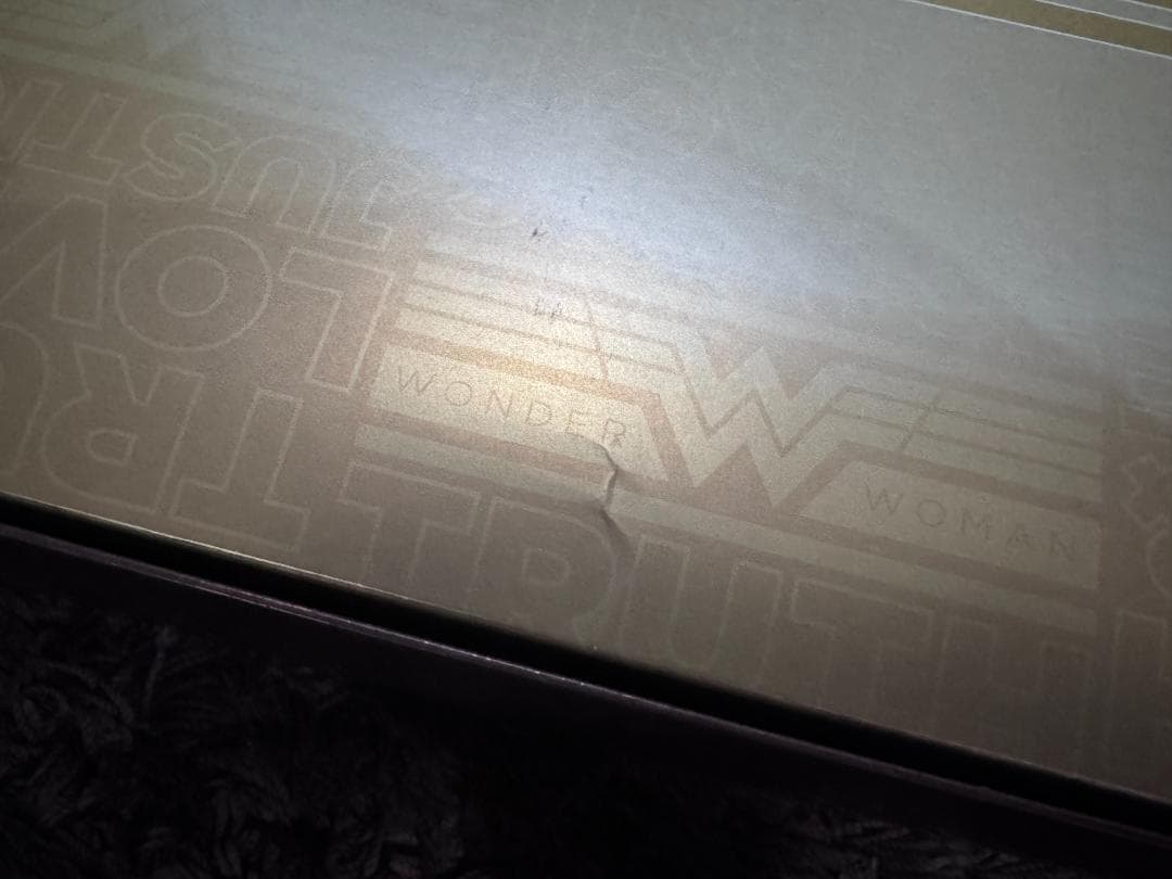 ホットトイズ ワンダーウーマン ゴールドアーマー版 ボーナスアクセサリー付 新品