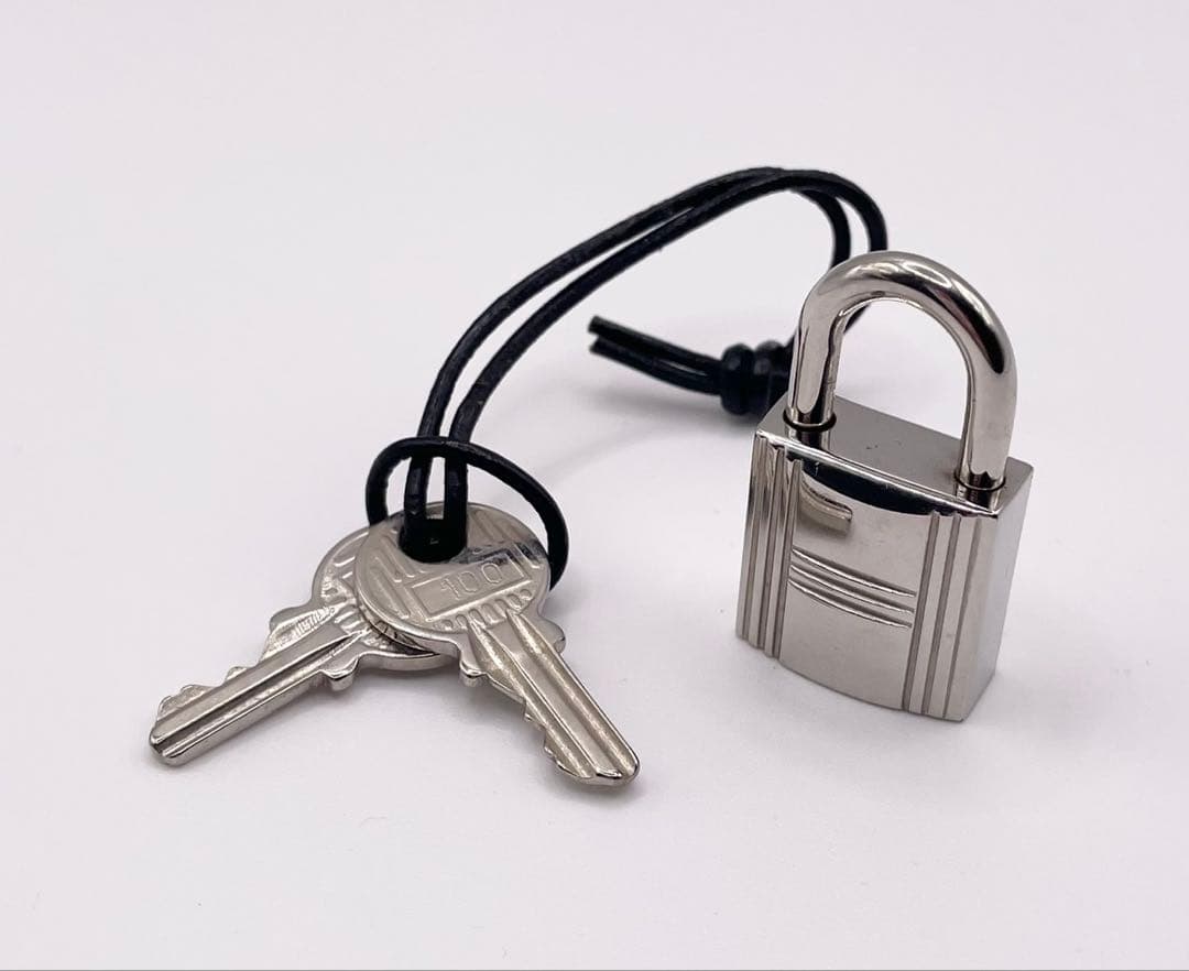 HERMES エルメス 100番 純正カデナ 南京錠 鍵2本付き バッグ用 楽天市場】エルメス カデナ 100の通販