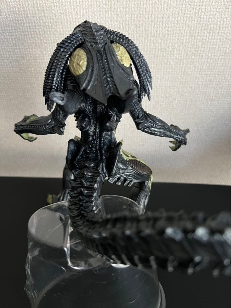 プレデリアン　フュギュア　アミューズメント景品　プレデター