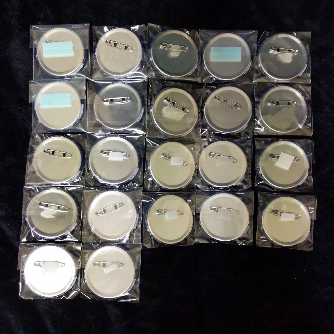 赤井秀一 寝そべり 缶バッジ