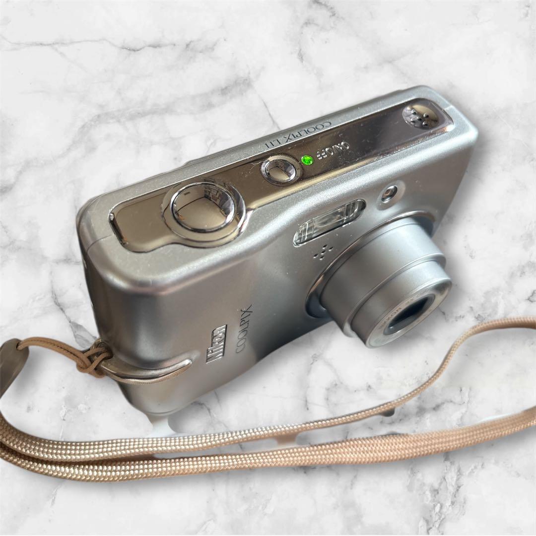 Nikon COOLPIX L11 乾電池対応 オールドコンデジ - メルカリ