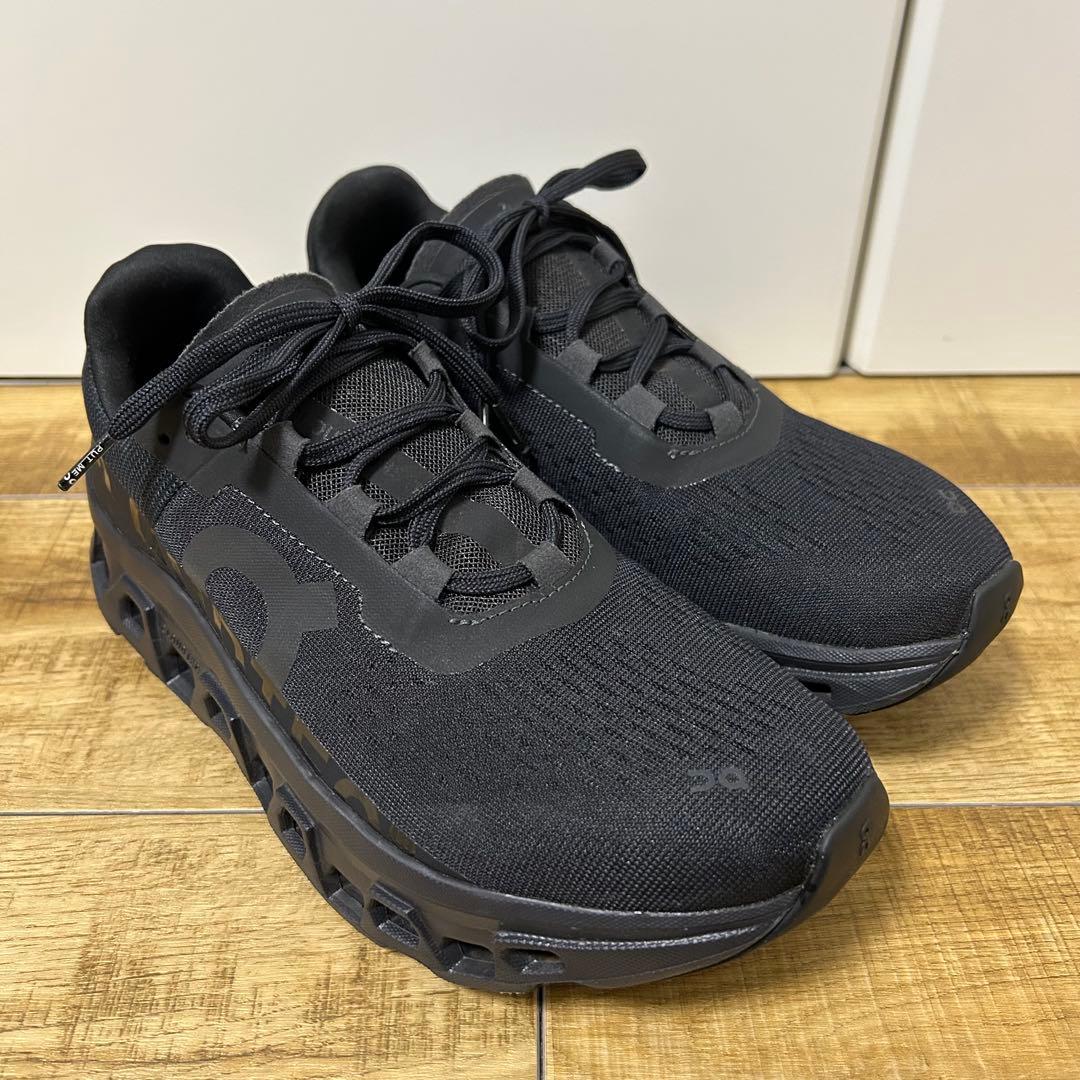 On クラウドモンスター 25.5cm