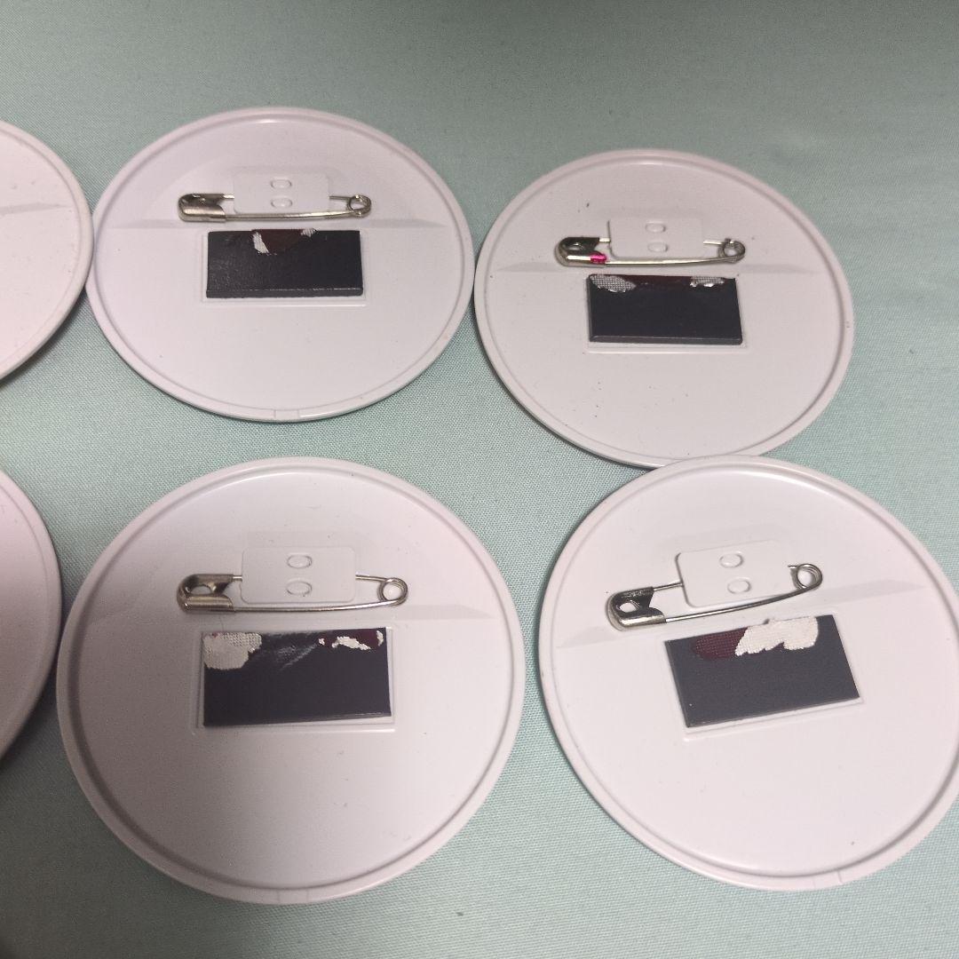 アイカツアニONカフェ限定缶バッチ