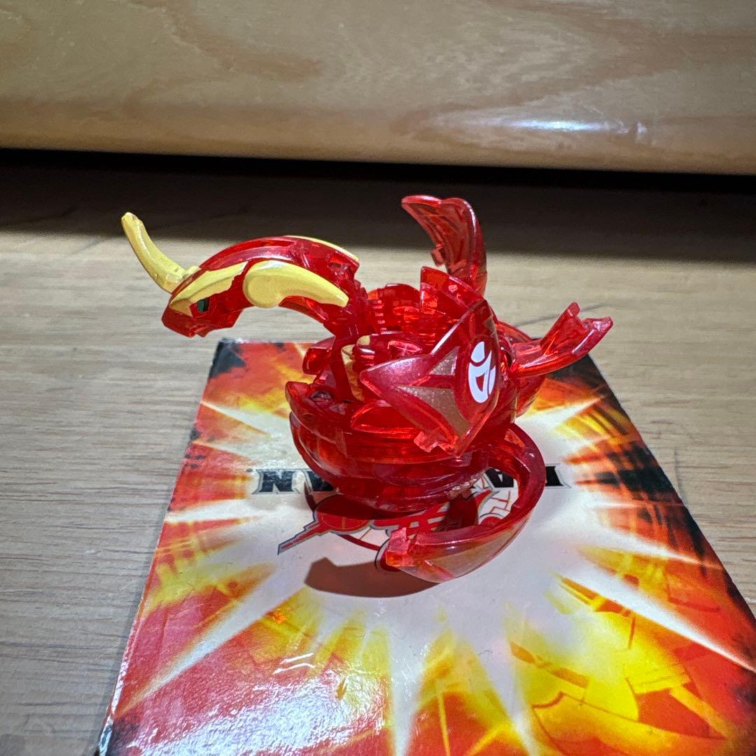 爆丸　クロスドラゴノイド　クリア　限定　カード付き　最終値下げ