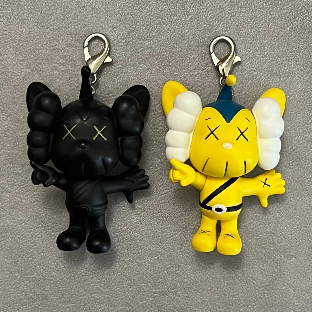 希少☆KAWSピーポくん キーホルダー2個セット - メルカリ