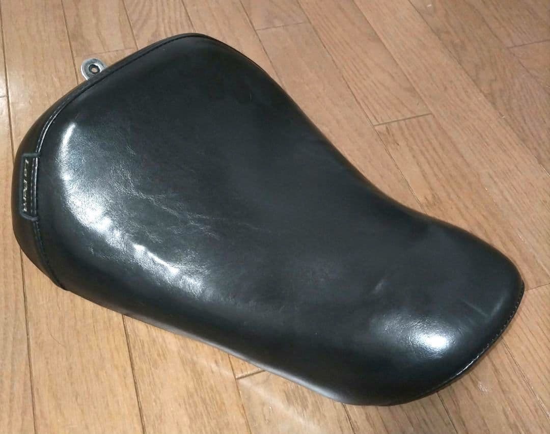 スポーツスター　ラペラ　ソロシート ラペラ(Le Pera) スポーツスター（2.2ガロン）用ベアボーンズ