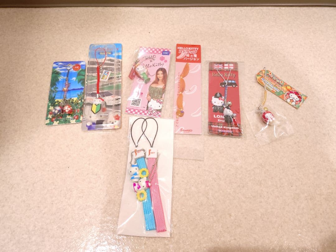 s*e様 ハローキティ ストラップ 7点 HELLO KITTY × BRILMY いつでもササッとお直しできる ミラー付きビーズ