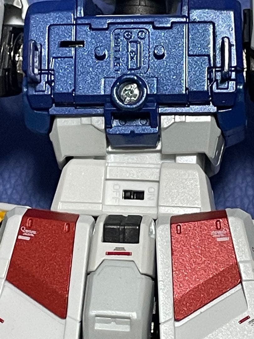 超合金　RX-93 ff νガンダム