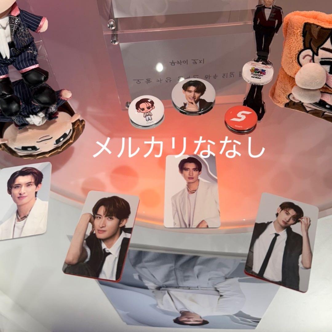 Man 韓国 ポップアップ フォトカード トレカ 缶バッジ Lホルダー