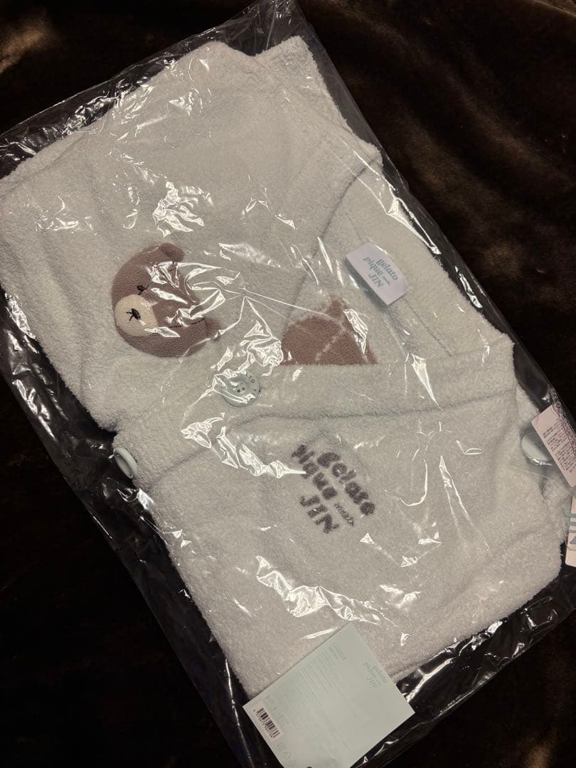 ルームウェア・パジャマ BTS [gelato pique meets JIN] CARDIGAN Gelato Pique meets Jin 💕 cardigan and bear 🧸 pattern pants! They