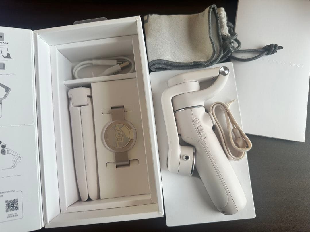 DJI OM 5 スマートフォンジンバル Amazon.com: DJI OM 5 Smartphone Gimbal Stabilizer, 3-Axis Phone